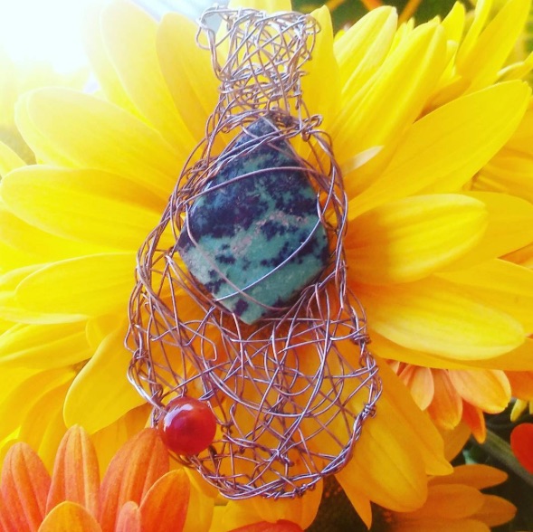 File:Ania Pendant.jpg