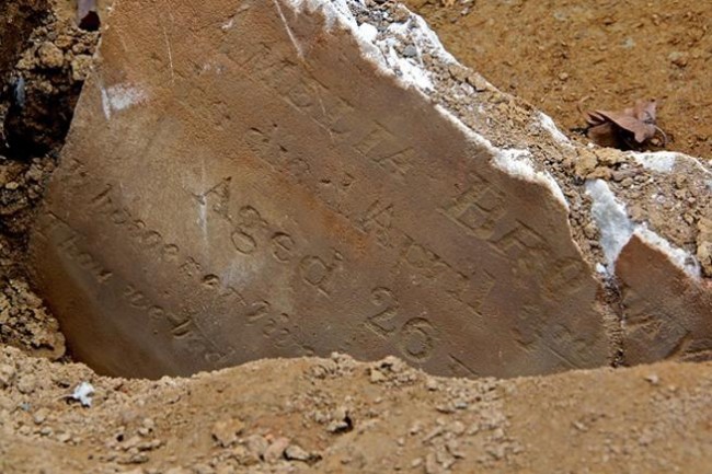 File:BethelBurying.jpg