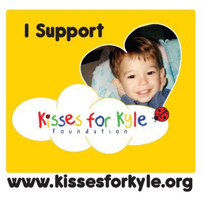 File:Kisses for Kyle.jpg