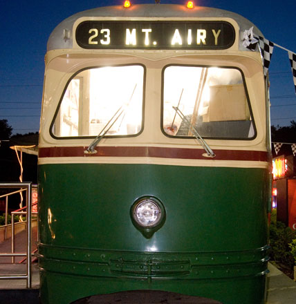 File:TrolleyCarDiner.jpg